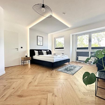 Modern Apartment - Fuer Freunde & Familien, Stadtnah, Parkplatz, E-Ladestation, Gitterbox Fuer Fahrraeder, Fitnessstudio, Digitale Gaestemappe Mit Restaurant- Und Unternehmenstipps Coblenza Esterno foto