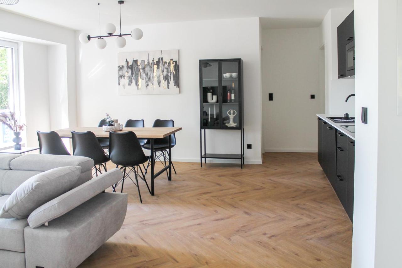 Modern Apartment - Fuer Freunde & Familien, Stadtnah, Parkplatz, E-Ladestation, Gitterbox Fuer Fahrraeder, Fitnessstudio, Digitale Gaestemappe Mit Restaurant- Und Unternehmenstipps Coblenza Esterno foto