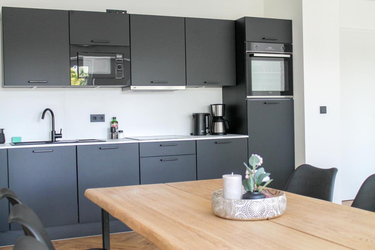 Modern Apartment - Fuer Freunde & Familien, Stadtnah, Parkplatz, E-Ladestation, Gitterbox Fuer Fahrraeder, Fitnessstudio, Digitale Gaestemappe Mit Restaurant- Und Unternehmenstipps Coblenza Esterno foto