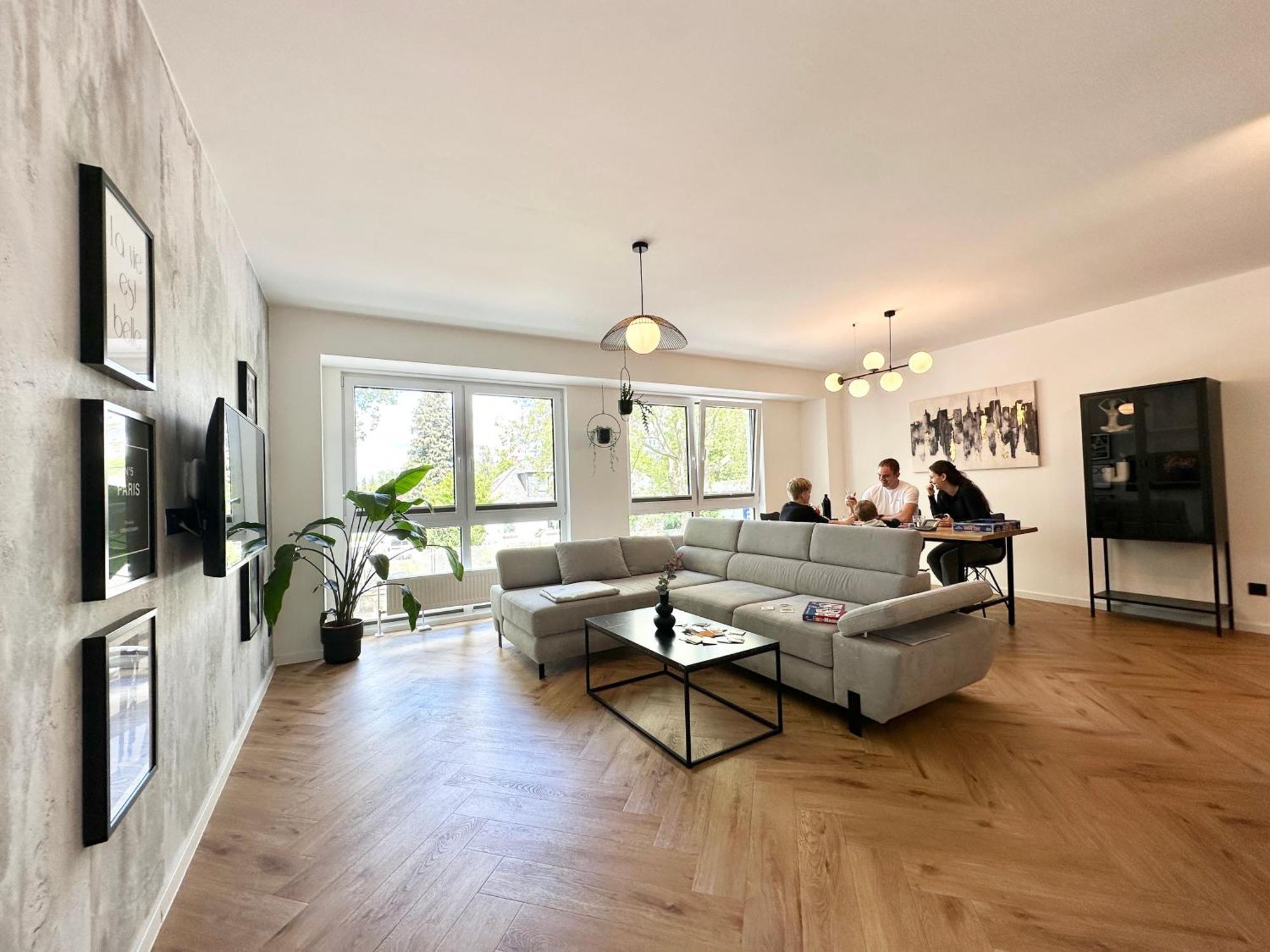 Modern Apartment - Fuer Freunde & Familien, Stadtnah, Parkplatz, E-Ladestation, Gitterbox Fuer Fahrraeder, Fitnessstudio, Digitale Gaestemappe Mit Restaurant- Und Unternehmenstipps Coblenza Esterno foto